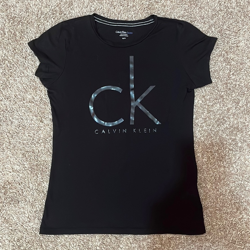 XS Women’s Calvin Klein black T-shirt